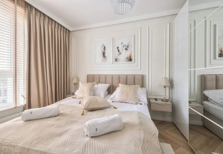 Horizon 170 Deluxe by Grand Apartments