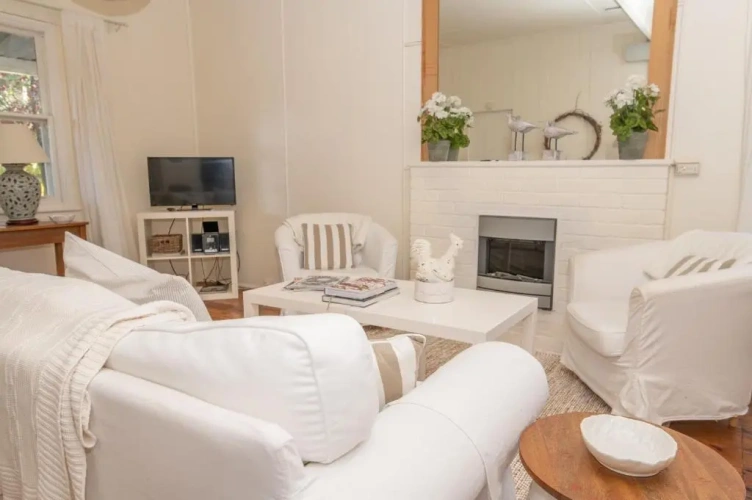 2 Bedrooms Cottage