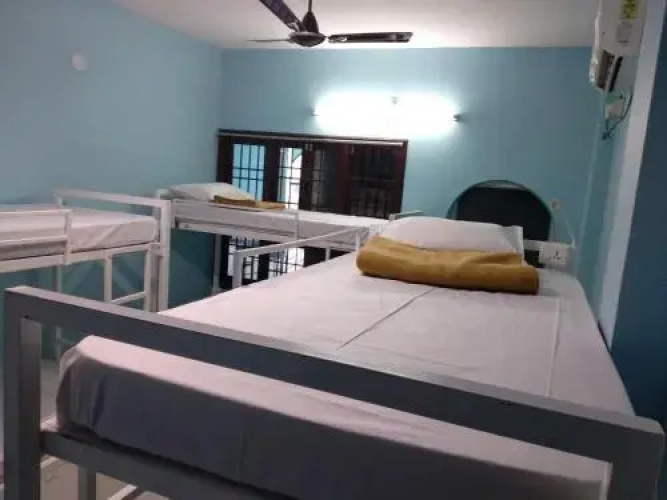 Droid Hostel