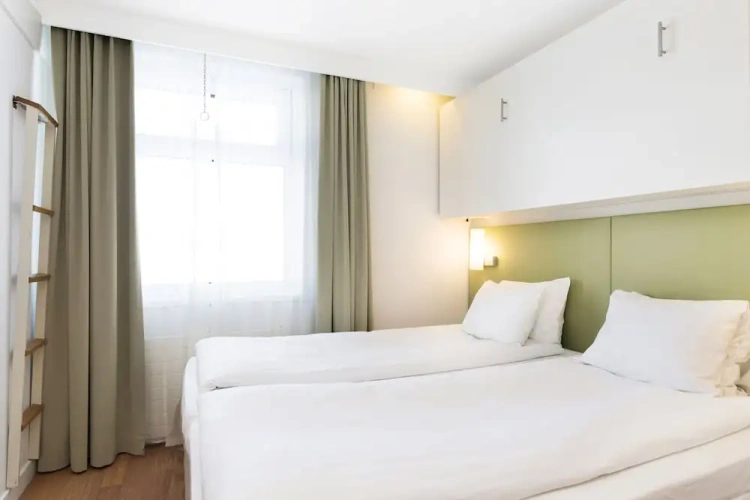 Standard Triple room with sea view