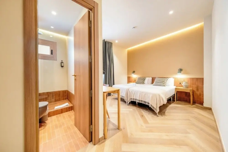 Standard Twin room