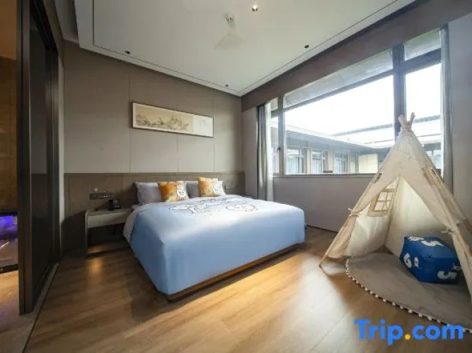 Deluxe Family Suite