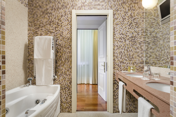 Eurostars Centrale Palace photo 18