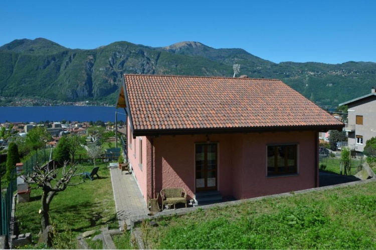 2 Bedrooms Villa