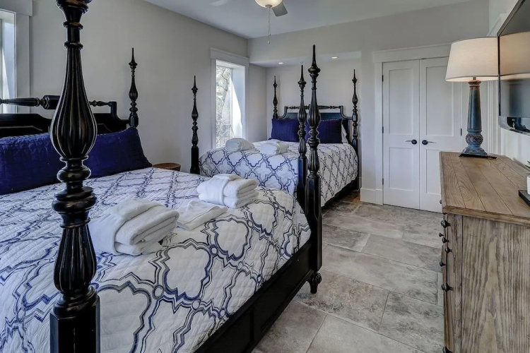 Windsor Place 108 by RedAwning
