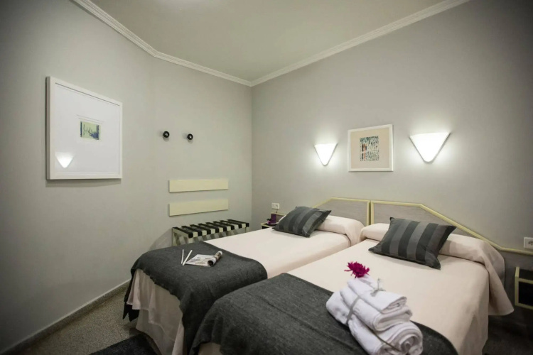 Hostal Paris
