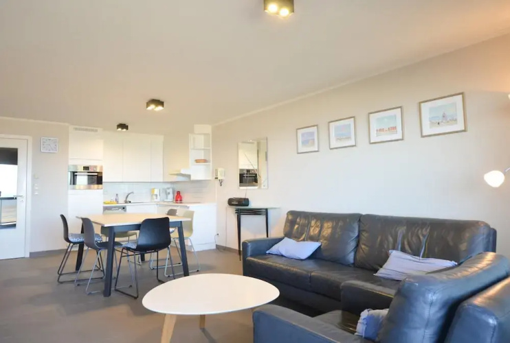 Apartment in Oostduinkerke With Sea View