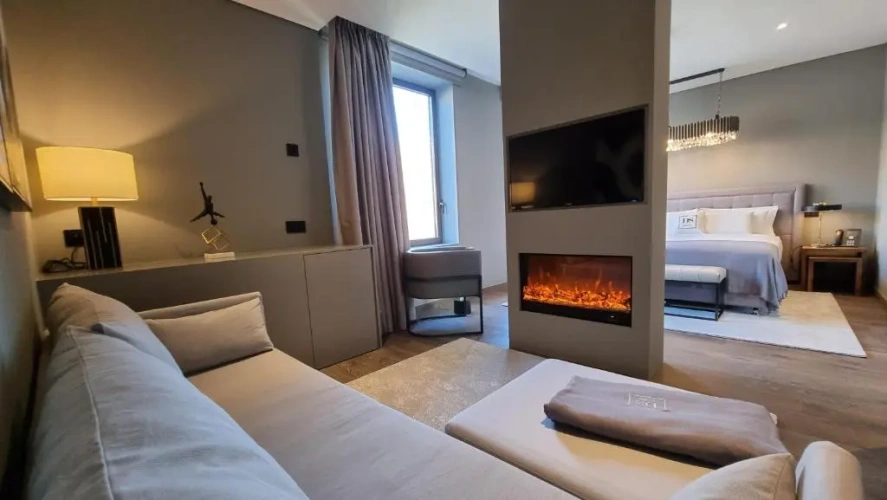 Deluxe Double Suite