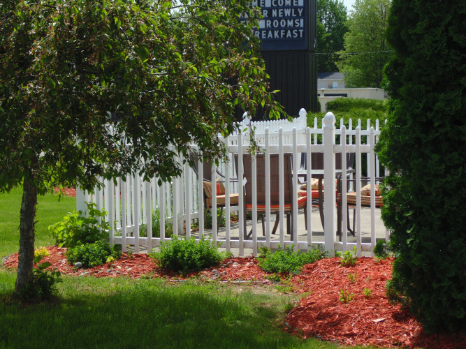 American Inn & Suites photo 16