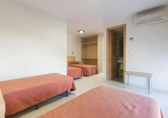 Standard Triple room
