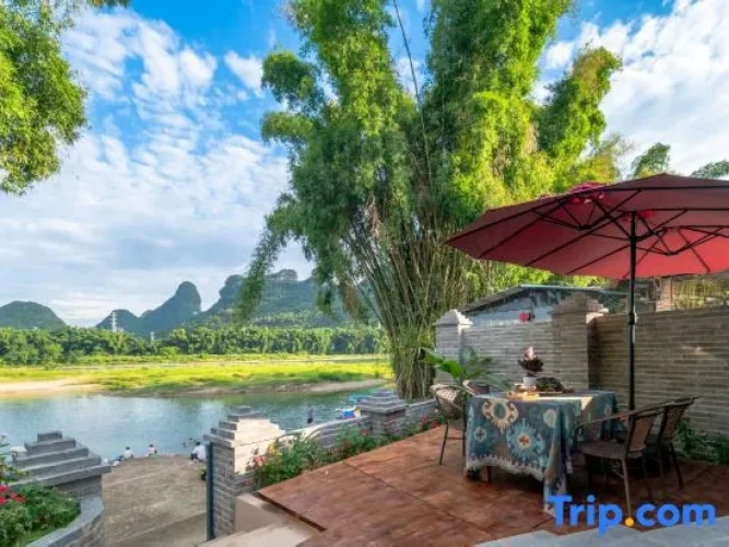 Standard Family room with river view