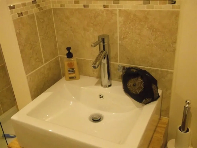 Whitehouse Guest House