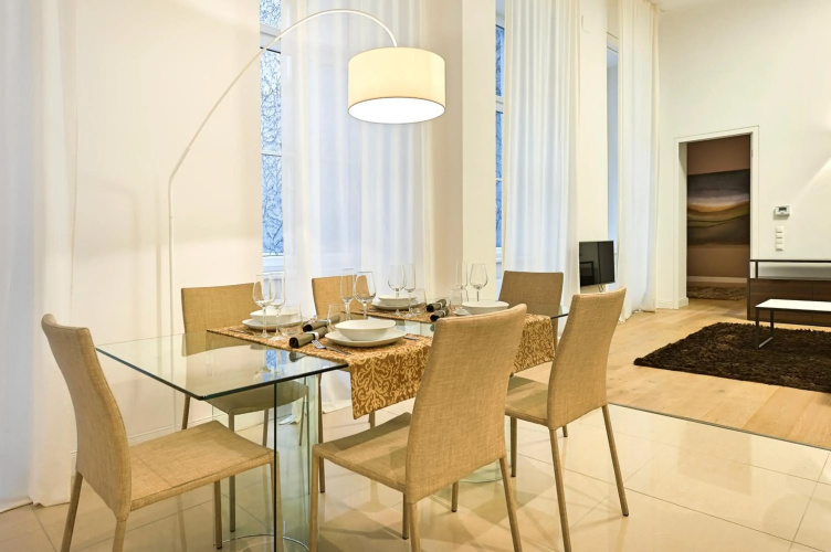 Central Luxury Apartment