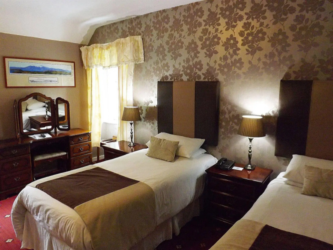 Cairndow Stagecoach Inn