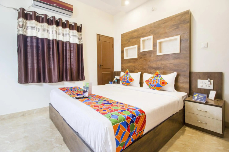 Fabhotel Crown Suites