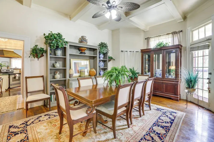 Central Albany Home With Covered Porch & Patio!