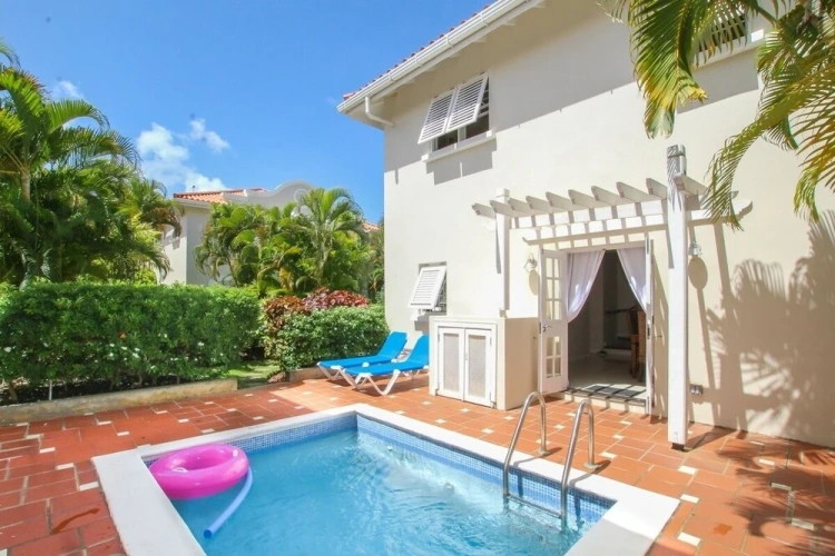 3 Bedrooms Villa
