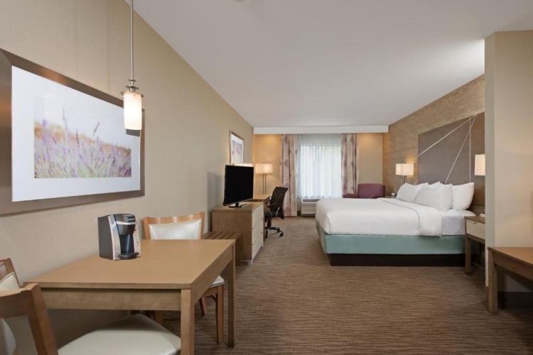 Deluxe Double Suite