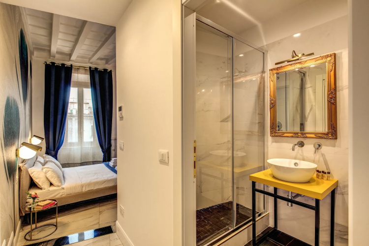 Little Queen Pantheon Residence