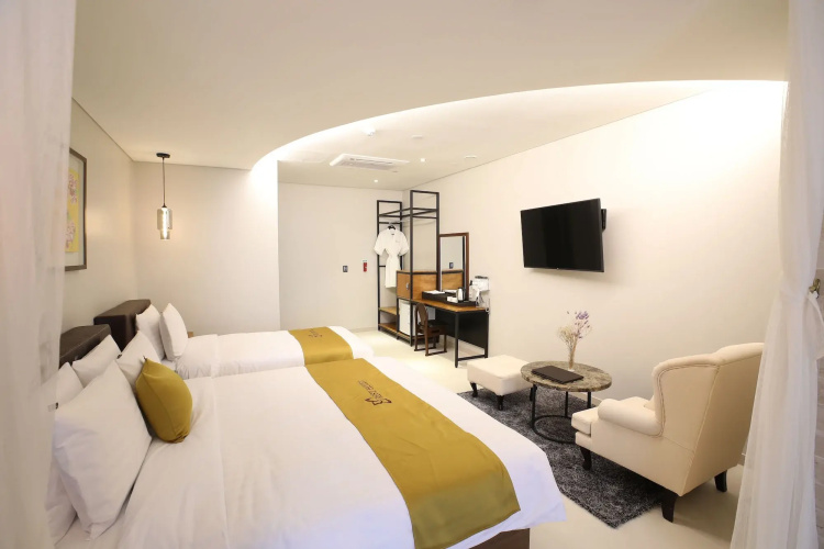 Rest Hotel