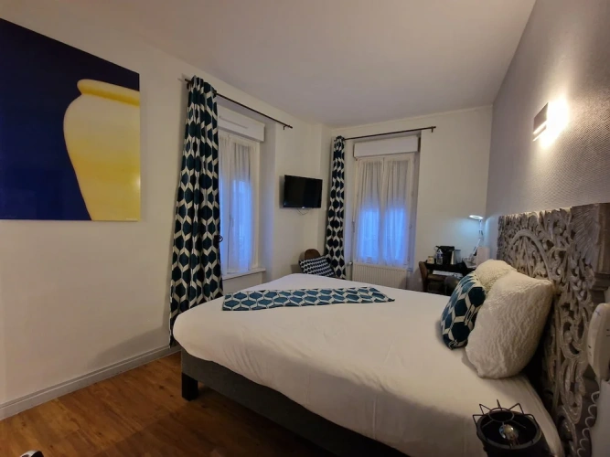 Standard Double room with city view