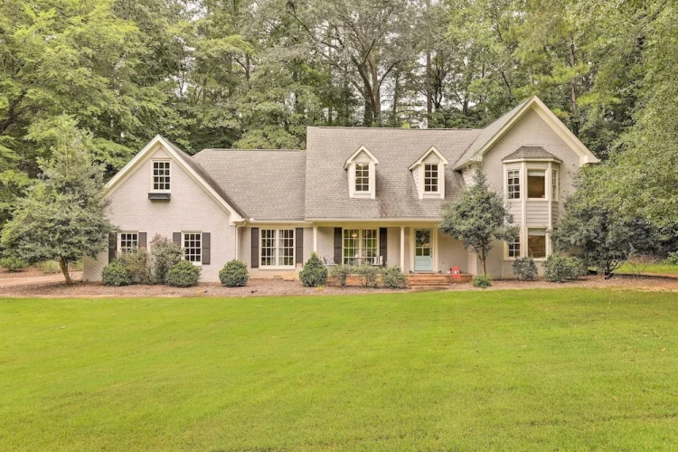 4 Bedrooms Cottage