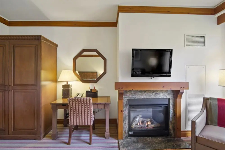 1325 Studio @ The Lodge at Spruce Peak