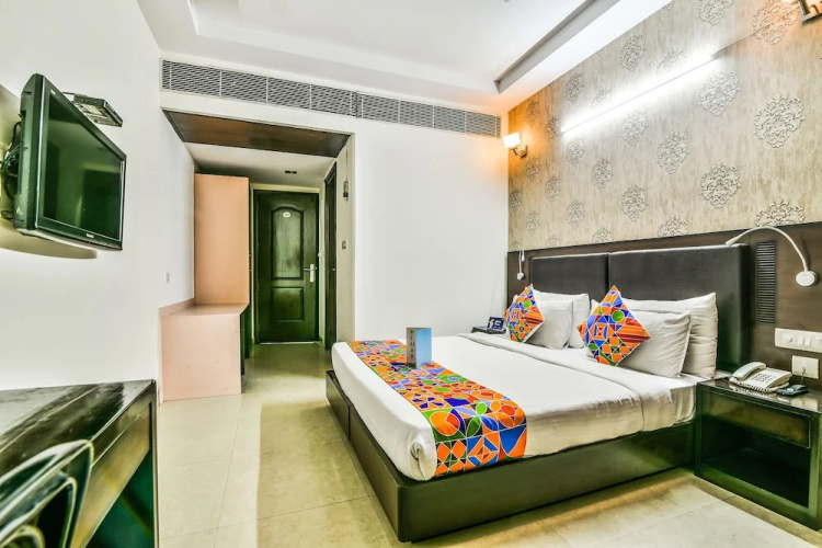 FabHotel Alpine Tree