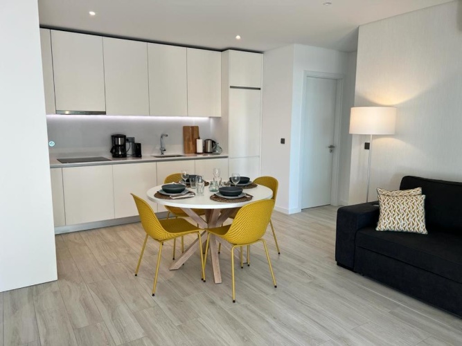 2 Bedrooms Apartment