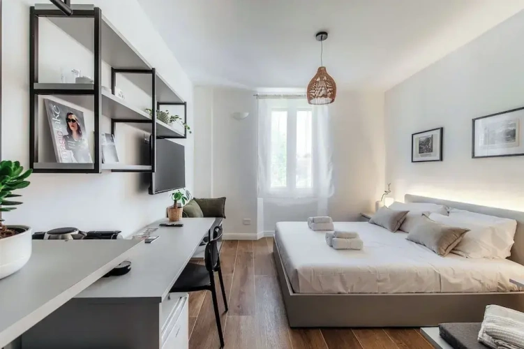 Deluxe Double room with partial view