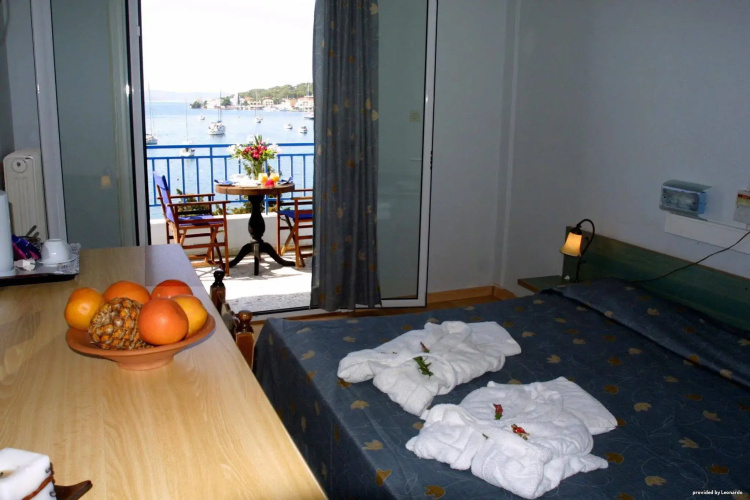 Rozos Hotel
