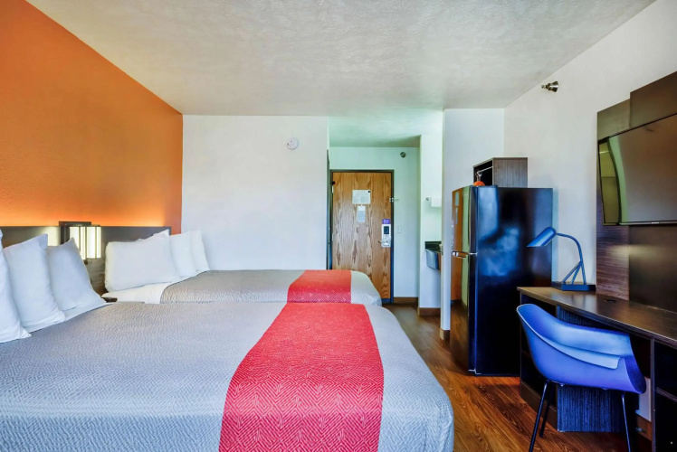 Motel 6 Percival, IA