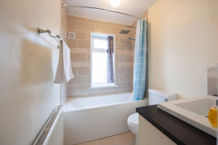 Holiday Home - Sleeps 7