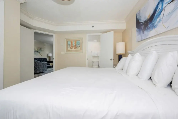 Phoenix Vi 6207 1 Bedroom Condo