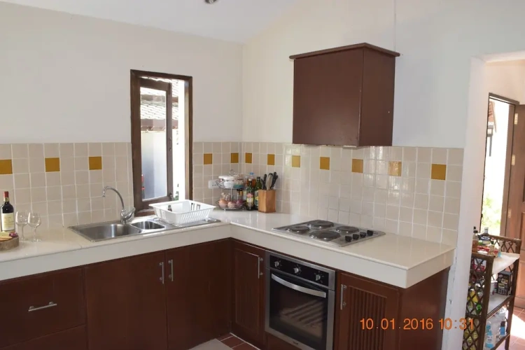 4 Bedrooms Villa