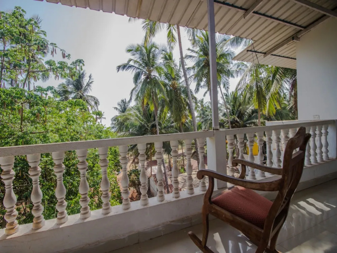 OYO 14025 Home Beach Facing 1BHK Mandrem