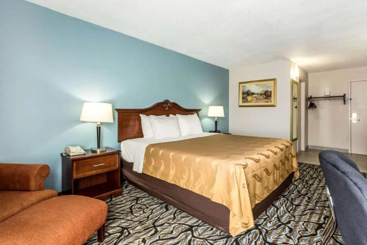 Holiday Inn Express Charlotte-Carowinds