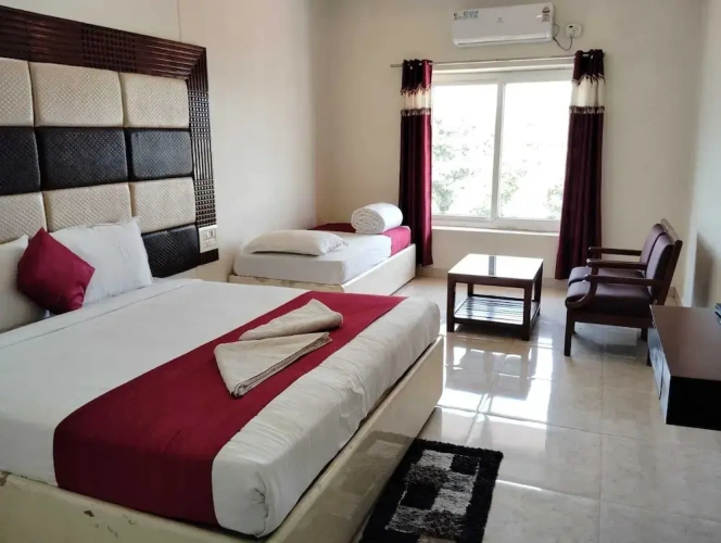 Deluxe Triple room with view