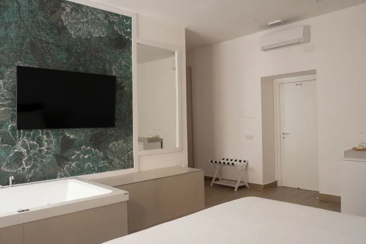 Monumental Luxury Rooms