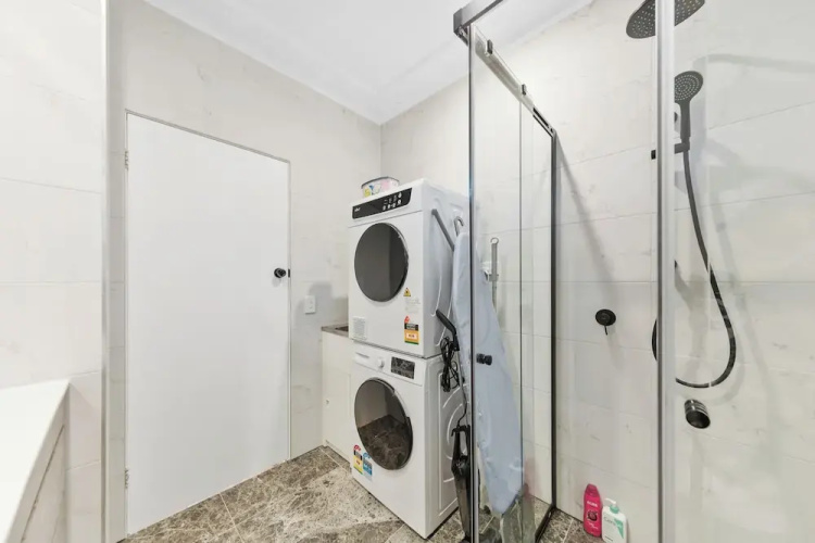 Relaxing 3BDR Modern Home with Parking