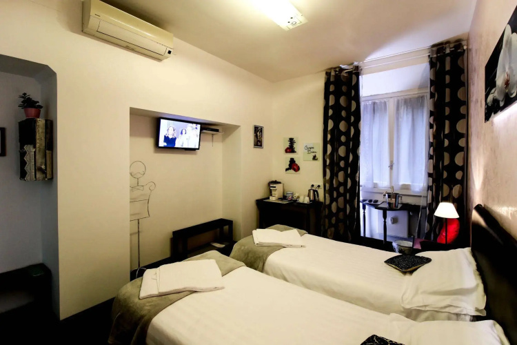 Caroline Rooms Rome