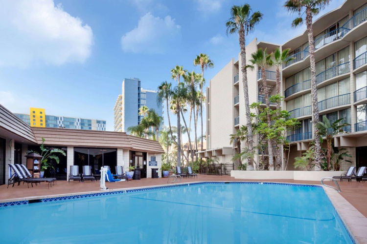 Wyndham San Diego Bayside photo 11