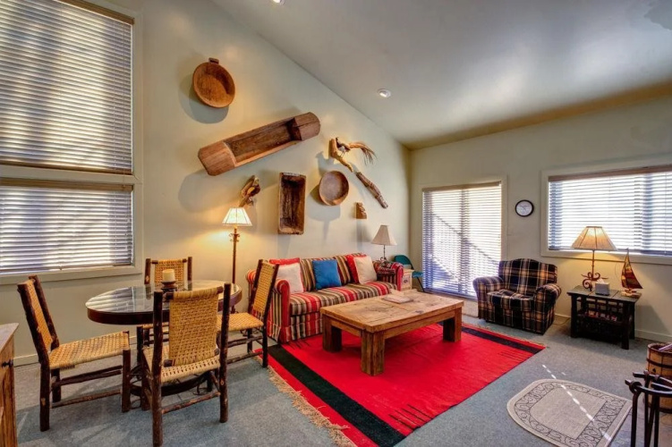 Queen Esther Condominium by Alpine Ski Properties