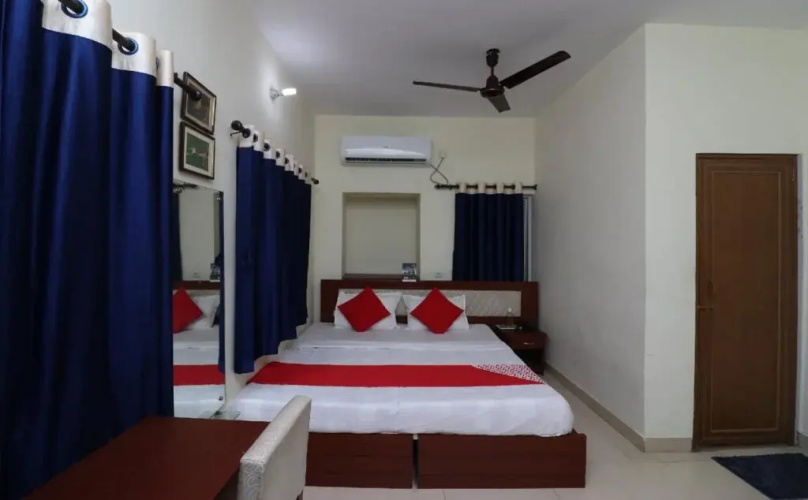 Holiday Club By OYO Rooms