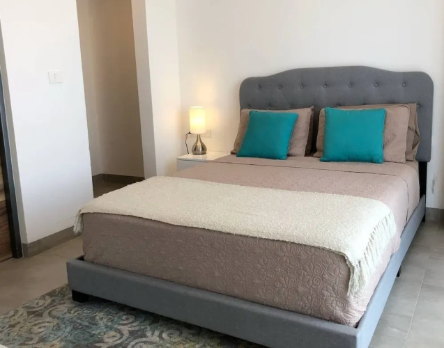 3-br Condo, Partial Ocean View, 2blocks From Ocean