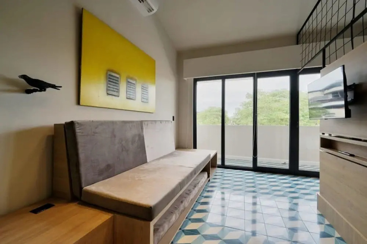 w Comfy Loft in Santa Ana