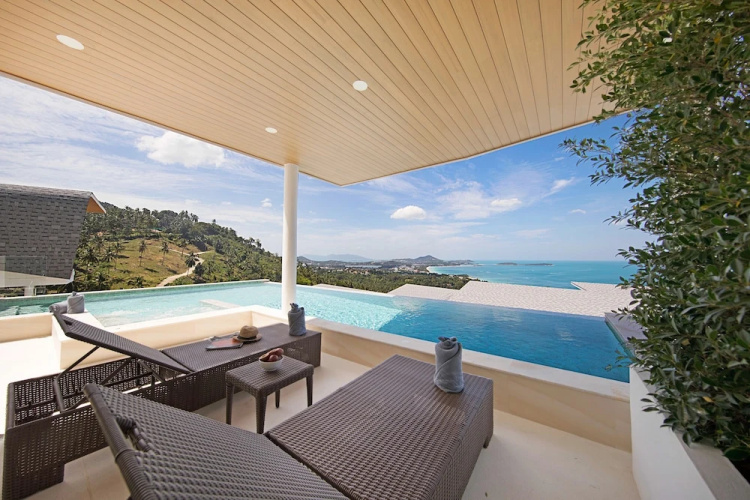 4BR-Luxurious Private Pool Villa Oasis
