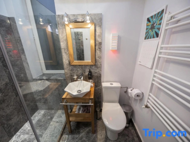 FlamingoHaven | Chic&Renovated 1BRwBalcony | PrimeSpot