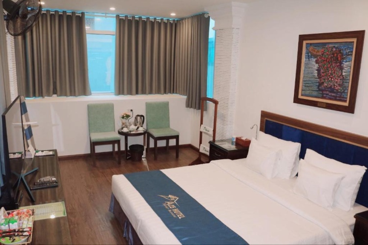 Deluxe Double room with city view