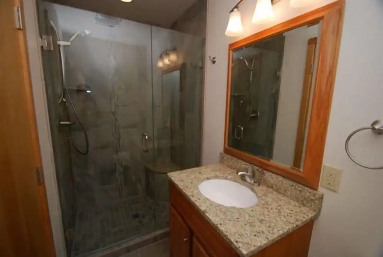 3 Bedrooms Apartment